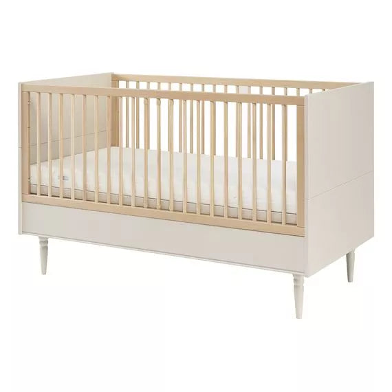 Pinio Petite Bedroom