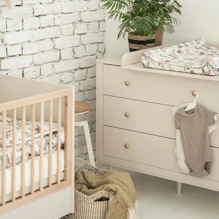 Pinio Petite Bedroom