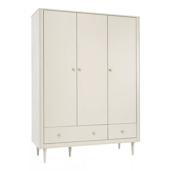 Pinio Petite Bedroom