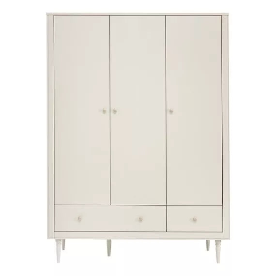 Pinio Petite Bedroom